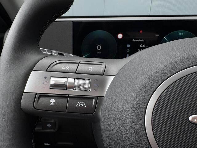 Hyundai Kona 1.6 GDI HEV Comfort Plus / ¤ 4.500,- Voordeel op de Nieuwprijs / Uit Voorraad Leverbaar / Navigatie / 18" LMV / Adaptieve Cruise Control / Parkeersensoren voor en achter / Stuurverwarming voor & achter / 5 Jaar Fabrieksgarantie /