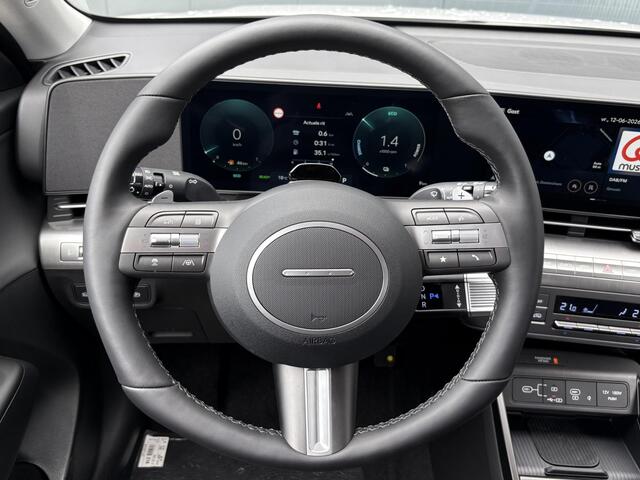Hyundai Kona 1.6 GDI HEV Comfort Plus / ¤ 4.500,- Voordeel op de Nieuwprijs / Uit Voorraad Leverbaar / Navigatie / 18" LMV / Adaptieve Cruise Control / Parkeersensoren voor en achter / Stuurverwarming voor & achter / 5 Jaar Fabrieksgarantie /