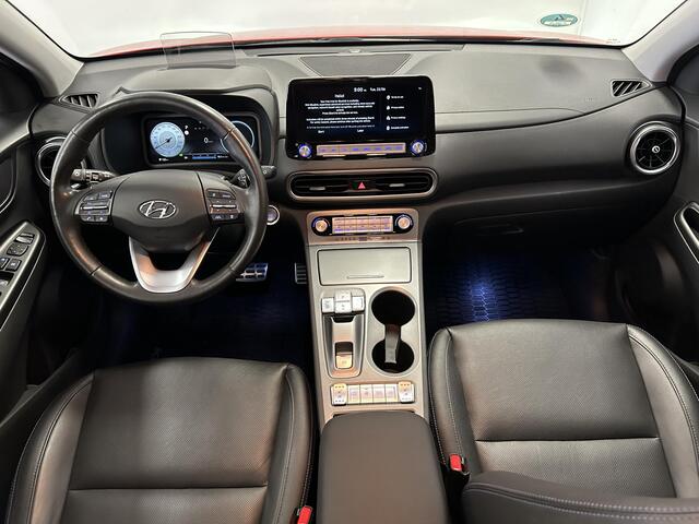 Hyundai Kona EV Premium 64 kWh | SOH 96% | HUD | Leder | Stoelverwarming | Trekhaak | 3-FASE