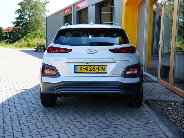Hyundai Kona EV Comfort 64 kWh | Warmtepomp | Cruise control adaptief | Apple Carplay |