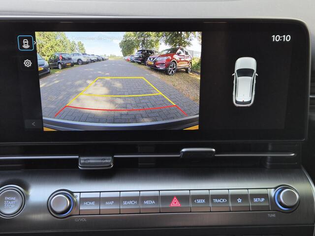 Hyundai Kona 1.6 GDI HEV Comfort Smart / Fabrieksgarantie tot 12-2029 / Stuur- & Stoelverwarming / Keyless Entry/Start / Elektrische achterklep / Apple Carplay Android Auto / Adaptief cruise control / Climate control / Achteruitrijcamera /