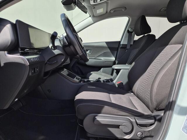 Hyundai Kona 1.6 GDI HEV Comfort Smart / Fabrieksgarantie tot 12-2029 / Stuur- & Stoelverwarming / Keyless Entry/Start / Elektrische achterklep / Apple Carplay Android Auto / Adaptief cruise control / Climate control / Achteruitrijcamera /