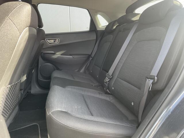 Hyundai Kona EV Fashion 64 kWh / 3 Fase Lader / Cruise Control / Airco / Apple Carplay/Android Auto / Fietsendrager beugel /