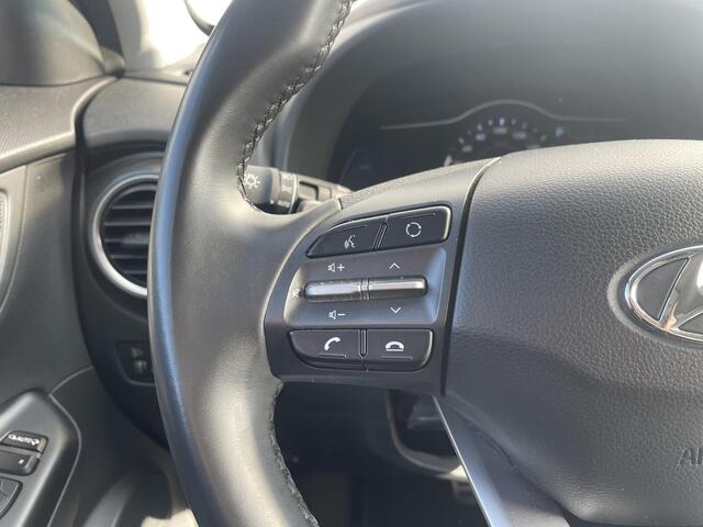 Hyundai Kona EV Fashion 64 kWh / 3 Fase Lader / Cruise Control / Airco / Apple Carplay/Android Auto / Fietsendrager beugel /