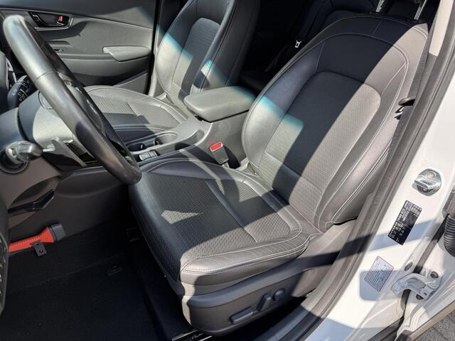 Hyundai Kona 1.6 GDI HEV Premium Trekhaak / Automaat / Leder / Stoelverwarming en ventilatie / All-Season banden / Camera / Keyless Entry&Go / Dealer onderhouden