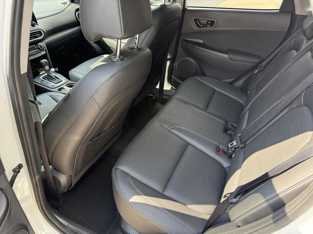 Hyundai Kona 1.6 GDI HEV Premium Trekhaak / Automaat / Leder / Stoelverwarming en ventilatie / All-Season banden / Camera / Keyless Entry&Go / Dealer onderhouden