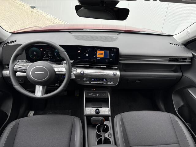 Hyundai Kona 1.6 GDI HEV Comfort Plus / 4000,- voordeel / Stoelverwarming voor en achter / Stuurverwarming / Navigatie / Apple Carplay/Android Auto / Stof/Lederen bekleding / Climate Control / Cruis Control Adaptief /