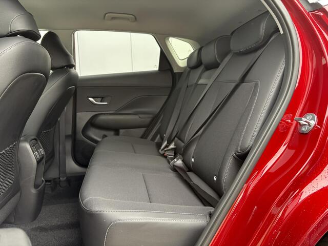 Hyundai Kona 1.6 GDI HEV Comfort Plus / 4000,- voordeel / Stoelverwarming voor en achter / Stuurverwarming / Navigatie / Apple Carplay/Android Auto / Stof/Lederen bekleding / Climate Control / Cruis Control Adaptief /