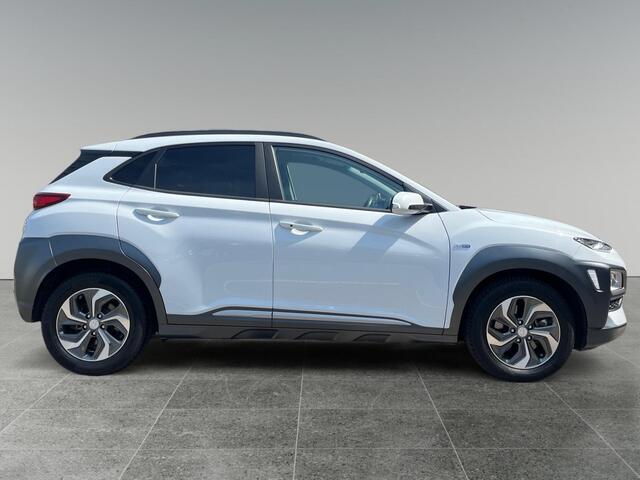 Hyundai Kona Fashion 1.6 GDI HEV 140pk | TREKHAAK | HUD | ADAPTIVE CRUISE | NAVI | KEYLESS ENTRY | CAMERA | CLIMA |