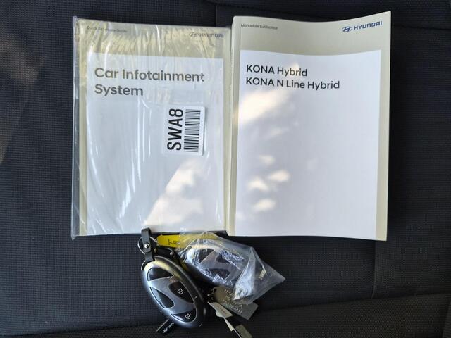 Hyundai Kona 1.6 GDI HEV Comfort / Trekgewicht 1300 kg / Apple Carplay Android Auto / Achteruitrijcamera / Keyless Entry/Start / Adaptief cruise control / Climate control / Parkeersensoren voor en achter / Lichtmetalen wielen 16" /
