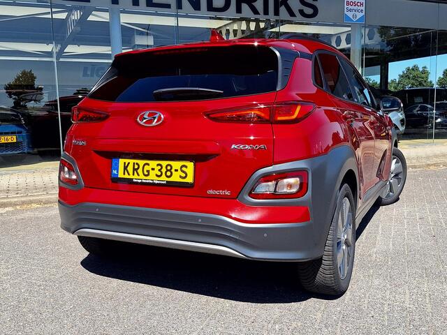 Hyundai Kona EV Fashion 64 kWh | SOH: 95,1% | 3 Fase | Warmtepomp | LED | Blindspot | Stoelverwarming | All Season | HUD |