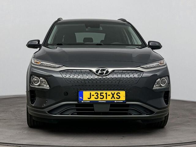 Hyundai Kona EV Fashion 64 kWh | Achteruitrij camera | Navigatie | Adaptive cruise | Head up display | Dodehoek detectie |