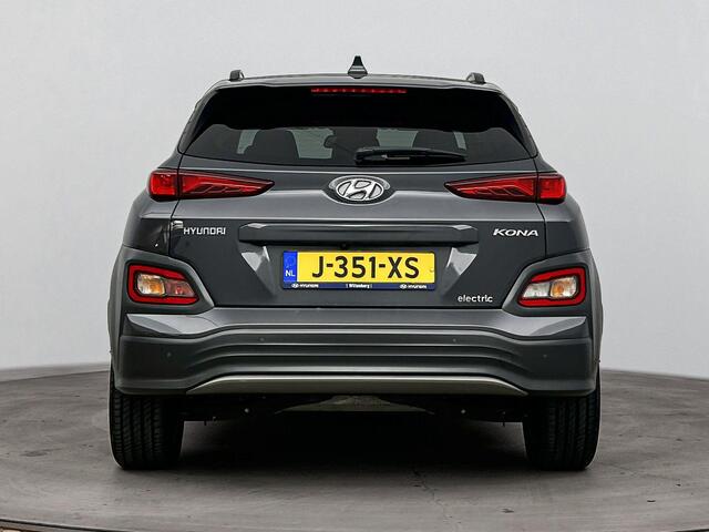 Hyundai Kona EV Fashion 64 kWh | Achteruitrij camera | Navigatie | Adaptive cruise | Head up display | Dodehoek detectie |