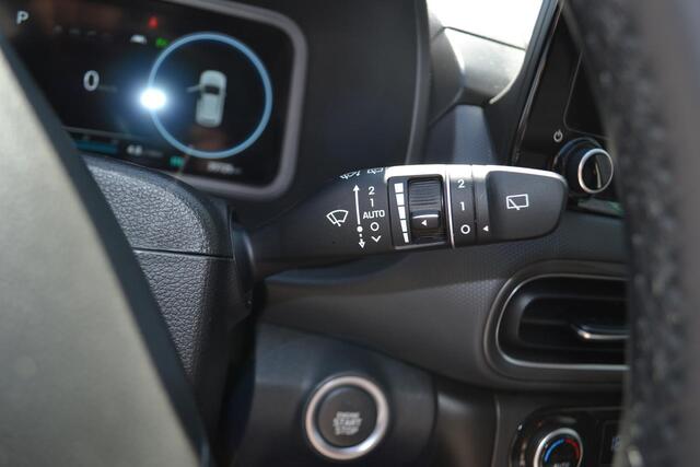 Hyundai Kona 1.6 GDI HEV FASHION|TREKHAAK|NAVI|CARPLAY|HEA