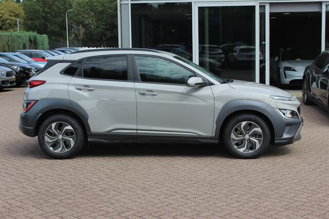 Hyundai Kona 1.6 GDI HEV Fashion / Trekhaak / Camera / Head-up / KRELL Audio / Half Leder / 16'' / CarPay / Dodehoek / DAB / Cruise Control