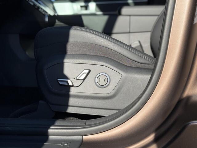 Hyundai SANTA FE 1.6 T-GDI HEV Premium 7p. / Trekhaak Afneembaar 1.110 KG / Leder / Stoelverkoeling & Verwarming / 360 Camera / Adaptive Cruise Control /