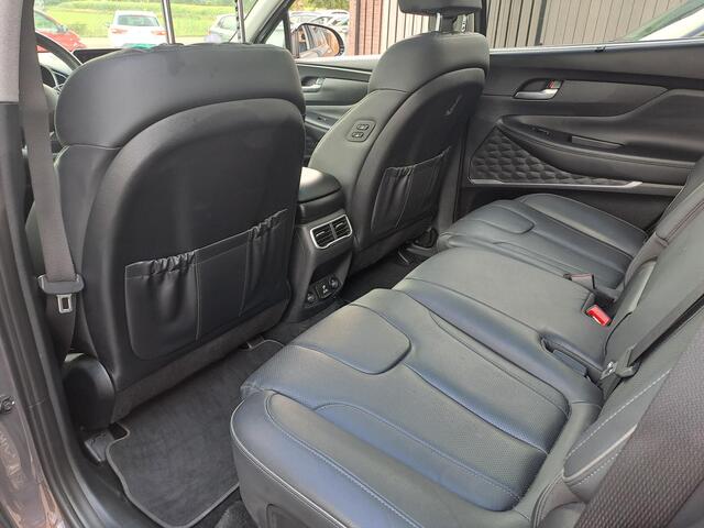 Hyundai SANTA FE 1.6 T-GDI HEV Premium Sky 7-Persoons, Panoramadak, Stoelventilatie, 360° Camera, Volleder, Memory