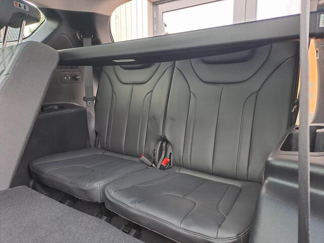 Hyundai SANTA FE 1.6 T-GDI HEV Premium Sky 7-Persoons, Panoramadak, Stoelventilatie, 360° Camera, Volleder, Memory