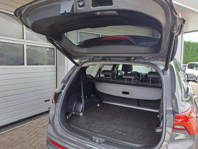 Hyundai SANTA FE 1.6 T-GDI HEV Premium Sky 7-Persoons, Panoramadak, Stoelventilatie, 360° Camera, Volleder, Memory