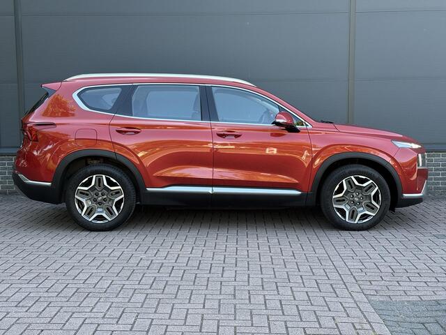 Hyundai SANTA FE 1.6 T-GDI PHEV 265pk Comfort Smart Automaat / Afneembare Trekhaak / Trekgewicht 1.350 kg / Stuur- en stoelverwarming / Apple Carplay Android Auto / Krell Premium Audio / Adaptief cruise control