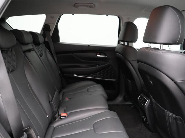Hyundai SANTA FE 1.6 T-GDI Premium Plug In Hybrid 266pk Dealer O.H PHEV | Adaptive Cruise | Head Up | 360 Camera | Lederen Sportstoelen Memory & Ventilatie | Apple Carplay | Verwarmde Stoelen & Stuur | Sfeerverlichting | Keyless | Navigatie | Blis | DAB |