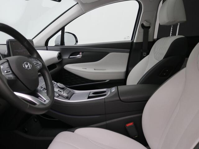 Hyundai SANTA FE 1.6 T-GDI PHEV Premium Plus Sky / Dealeronderhouden / Glazen Schuif- en Kanteldak / Stoelventilatie / Stuur-,Stoel en Achterbankverwarming / Rondomzichtcamera /