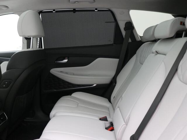Hyundai SANTA FE 1.6 T-GDI PHEV Premium Plus Sky / Dealeronderhouden / Glazen Schuif- en Kanteldak / Stoelventilatie / Stuur-,Stoel en Achterbankverwarming / Rondomzichtcamera /