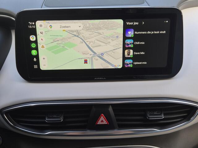 Hyundai SANTA FE 1.6 T-GDI HEV Premium Plus Sky 7p. Automaat / HUD / 7 Persoons / Allseason banden / Trekgewicht 1650 Kg / Stuur-, Stoel en Achterbankverwarming / Elektrische achterklep / Glazen schuif- en kanteldak / Stoelventilatie /