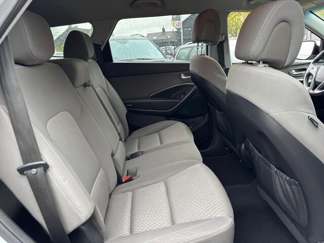 Hyundai SANTA FE 3.3 V6 2017 Benzine 7-Persoons Automaat Voyager Routan