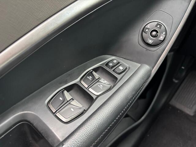 Hyundai SANTA FE 3.3 V6 2017 Benzine 7-Persoons Automaat Voyager Routan