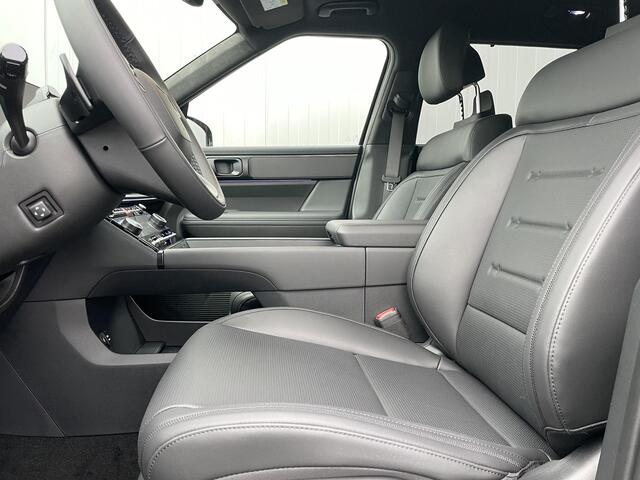 Hyundai SANTA FE 1.6 T-GDI PHEV Black Line 4WD 7p. / uit voorraad LEVERBAAR / Stoelverkoeling / Nappaleder / BOSE / 360 Camera / Stoelverwarming Voor + Achter / Stuurverwarming /