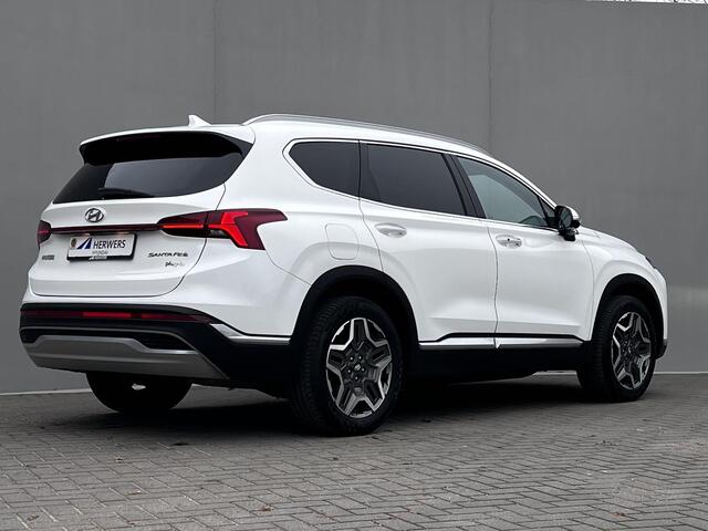 Hyundai SANTA FE 1.6 T-GDI PHEV 265pk Premium Sky 7 P. Automaat / Fabr. garantie tot 09-2027 ** / Zeven persoons / 1.350 kg trekgewicht / EAER 58 km / Schuifdak / Leder / HUD / Navi / Apple Carplay Android / 18" LM wielen /