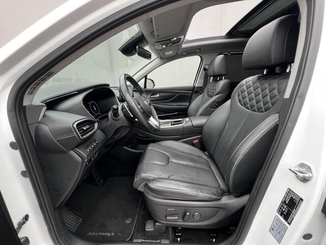 Hyundai SANTA FE 1.6 T-GDI PHEV 265pk Premium Sky 7 P. Automaat / Fabr. garantie tot 09-2027 ** / Zeven persoons / 1.350 kg trekgewicht / EAER 58 km / Schuifdak / Leder / HUD / Navi / Apple Carplay Android / 18" LM wielen /