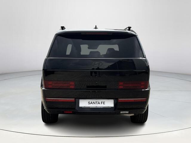 Hyundai SANTA FE 1.6 T-GDI PHEV Black Line 4WD 7p. | 5.000,- korting! | Uit voorraad leverbaar! | Apple Carplay/ Android Auto | Trekhaak | Elektrische achterklep | Stoel/stuurverwarming | Draadloos opladen | Adaptief Cruise Control | Elektrische verstelbare stoelen | Head