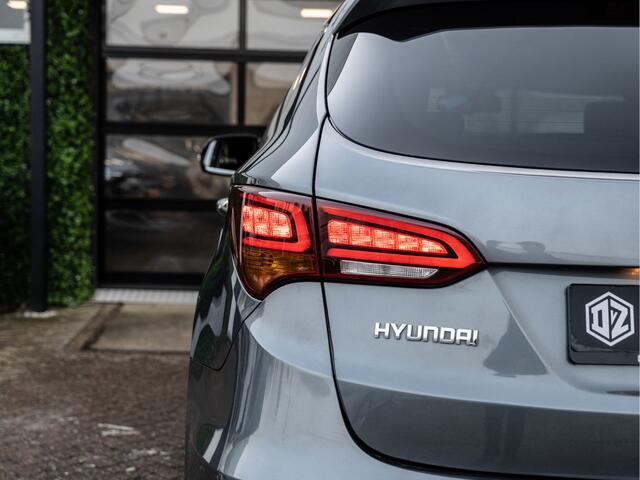 Hyundai SANTA FE 2.2 CRDi 4WD Comfort 7p. | Leder | Camera | ACC