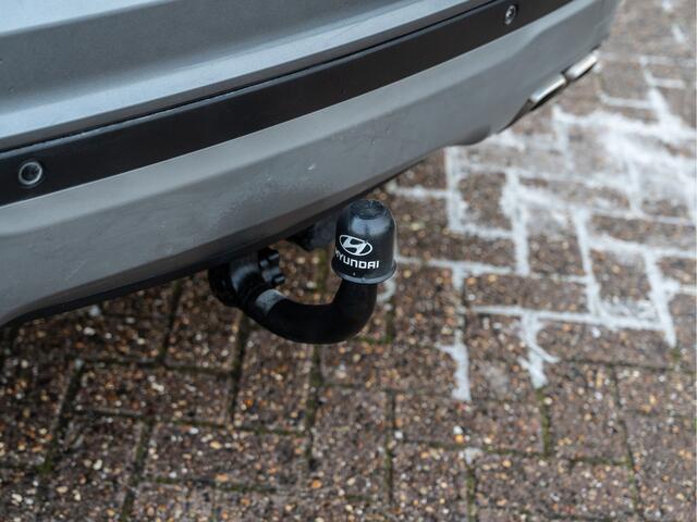 Hyundai SANTA FE 2.2 CRDi 4WD Comfort 7p. | Leder | Camera | ACC