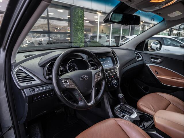 Hyundai SANTA FE 2.2 CRDi 4WD Comfort 7p. | Leder | Camera | ACC