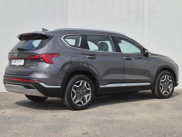 Hyundai SANTA FE 1.6 T-GDI PHEV Plug-in Premium Automaat / Dealer onderhouden / EAER 58km / Apple Carplay Android Auto / Adaptief CC / Achteruitrijcamera / Stuur- Stoel en Achterbankverwarming / Elektrische achterklep / Trekgewicht 1350 / Climate control / kg /