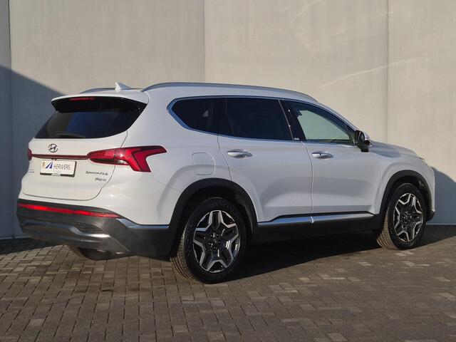 Hyundai SANTA FE 1.6 T-GDI PHEV Premium Sky Automaat / Dealer onderhouden / Head Up Display / EAER 58 km stad 69km / Glazen schuif- en kanteldak / Elektrische achterklep / Trekgewicht 1350 kg / Stuur-, Stoel & Achterbank verwarming / Adaptief cruise control / Climate cont