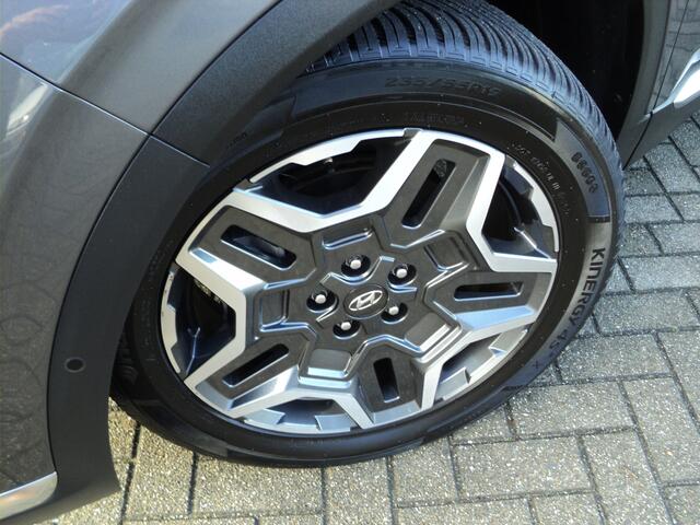 Hyundai SANTA FE 1.6 T-GDI PHEV Premium 4WD AUTOMAAT | 1E EIGENAAR | 265 PK | TREKHAAK | LEDER | NAVIGATIE |