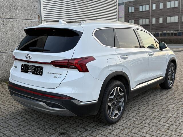Hyundai SANTA FE 1.6 T-GDI PHEV Premium Sky 7p. | Afneembare trekhaak | Panoramadak | Stoelverwarming | Adaptive cruise control | Camera | KRELL