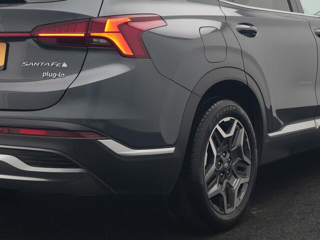 Hyundai SANTA FE 1.6 T-GDI Comfort Smart Sky Plug In Hybrid 266pk Dealer O.H. PHEV | Trekhaak Afn. | Panodak | Adaptive Cruise | Camera | Krell Audio | Lederen Sportstoelen Verwarmd | Apple Carplay | Keyless | Blis | Stuur Verwarmd | Navigatie | DAB |