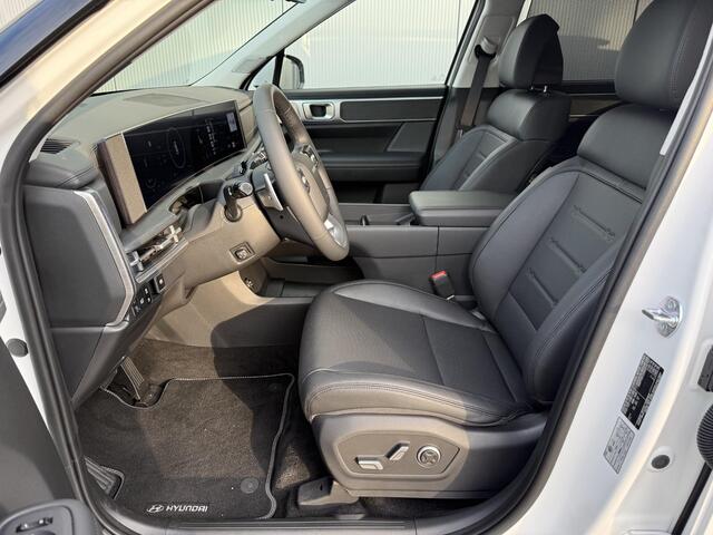 Hyundai SANTA FE 1.6 T-GDI PHEV Premium Plus 4WD 7p / Stoelkoeling / Stuur- & Stoelverwarming / BOSE Audio / Zwart Leder / NL Auto /
