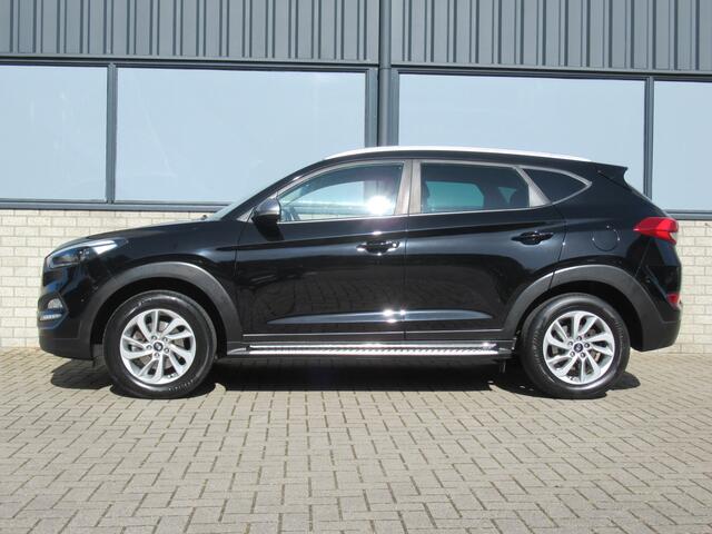 Hyundai TUCSON 1.6 GDi Go! 2e eigen | dealer onderh | sidesteps | navi | cruise | camera