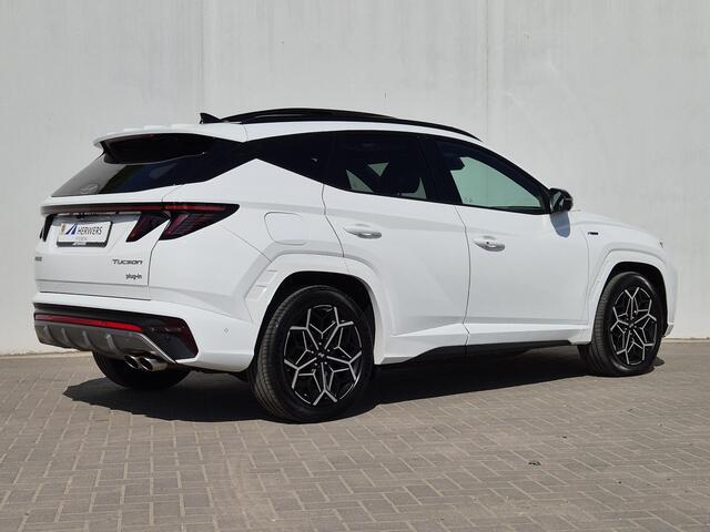 Hyundai TUCSON 1.6 T-GDI PHEV Plug-in N Line Sky 4WD Automaat / Accu SoH 100% / Glazen schuif- en kanteldak / Apple Carplay Android Auto / Stuur- en Stoelverwarming / Rondomzicht camera / Elektrische achterklep / Trekgewicht 1350kg /