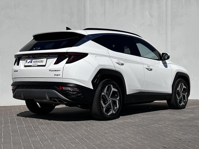 Hyundai TUCSON 1.6 T-GDI PHEV Comfort Smart Sky 4WD / Dealer onderhouden / Schuif-kanteldak / Elektr. klep / Trekgewicht 1.350 kg / Adapt. CC / Apple Carplay Android / All Seasonbanden 19" /