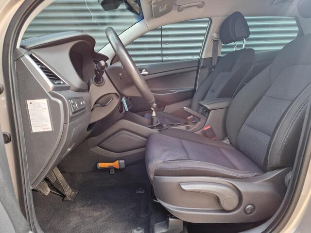 Hyundai TUCSON 1.6 GDi 130 PK Comfort | Trekhaak afneembaar | Achteruitrijcamera | 19'' Bi-color lmv | Climate control |