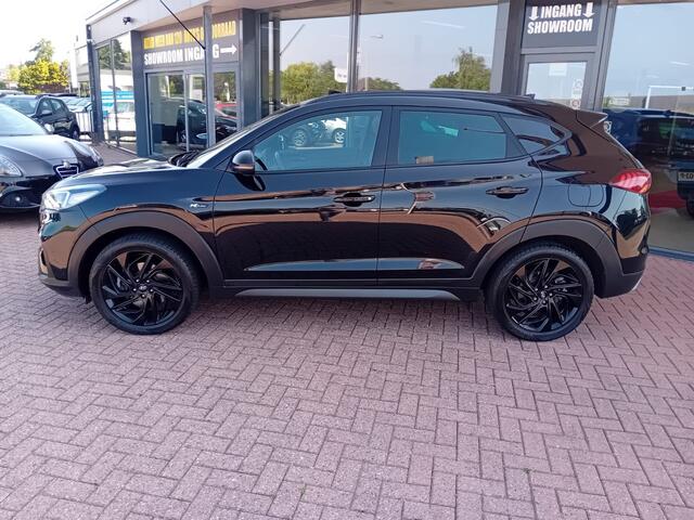 Hyundai TUCSON 1.6 T-GDI N-Line Automaat, Aico(automatisch), Panorama schuifdak, Carplay/Android auto, Cruise control adaptief, Dode hoek detector, Rijbaandetector, Elektronische achterklep, Keyless, Stuurwiel verwarmd, Stoelverwarming, etc,etc, Zeer mooie auto, Dealer 
