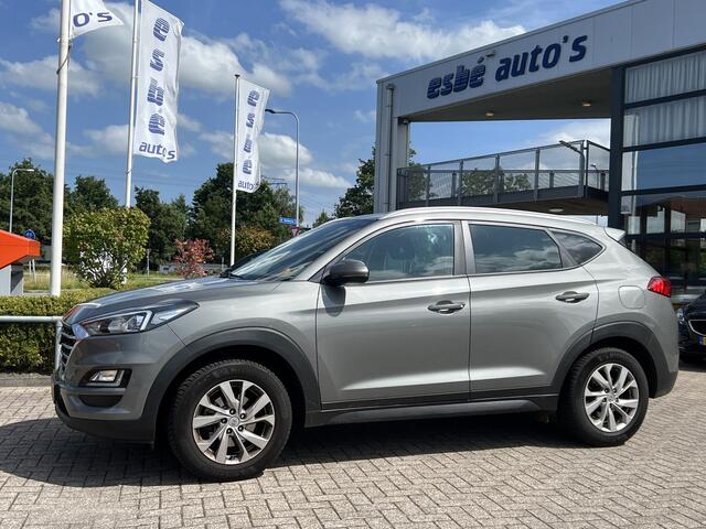 Hyundai TUCSON 1.6 GDi Comfort Navigatie Trekhaak Camera DAB Stoelverwarming Carplay Android Clima + Cruise Control Parkeersensoren Extra Getint Glas All Season Michelin Nette auto !