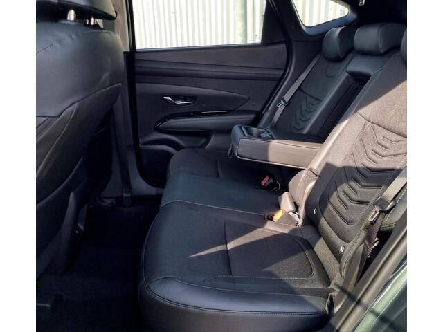 Hyundai TUCSON 1.6 T-GDI PHEV Comfort Smart / Stoel- & Stuurverwarming / Achteruitrijcamera / Parkeersensoren Voor + Achter / Snel Leverbaar! /